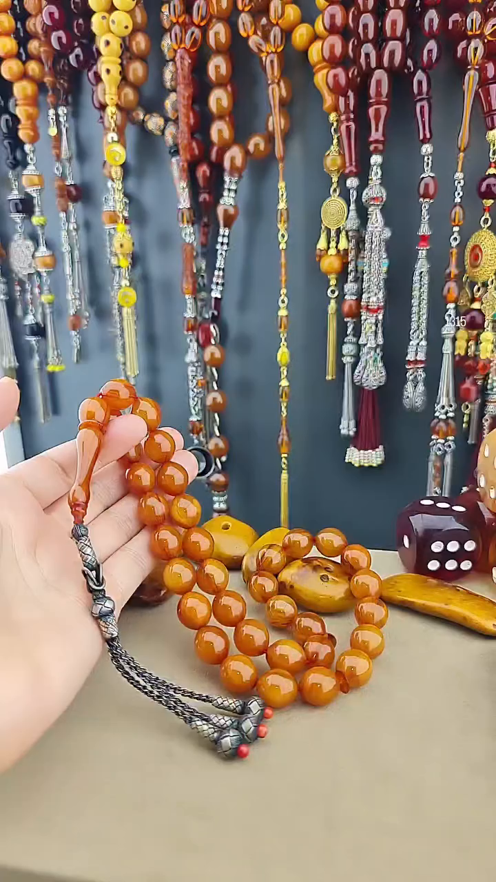 مسبحة كهرب مضغوط شغل يدوي - شرابة كازازية فضة خالص عيار 1000 (13×15 مم)