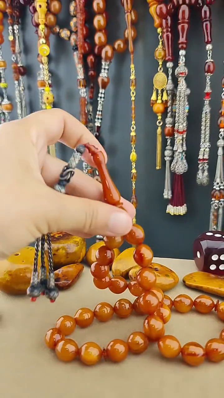 مسبحة كهرب مضغوط شغل يدوي - شرابة كازازية فضة خالص عيار 1000 (13×15 مم)